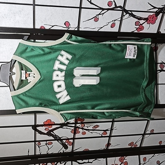 Trae Young Basketball Jersey Size Large NWT - Picture 1 of 9